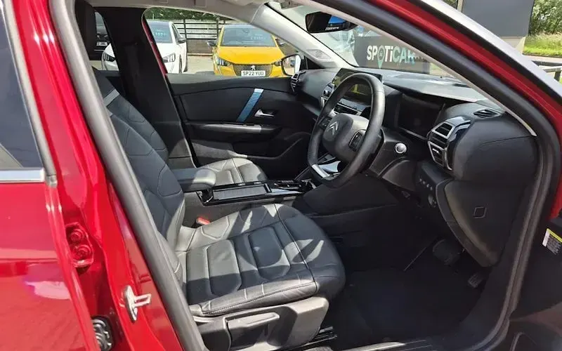 Used Citroën e-C4 Shine 100 kW (136 HP) 2022 Red Hatchback