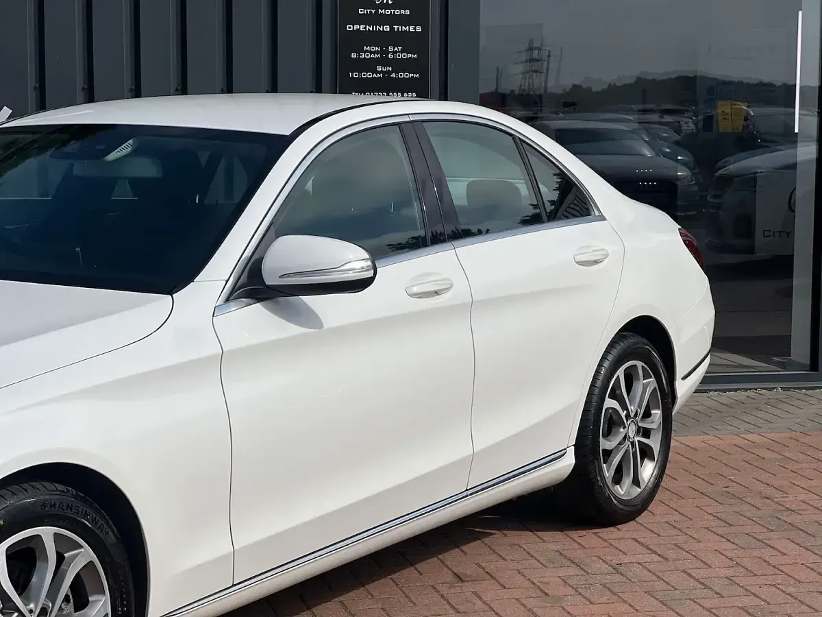Used Mercedes C220 170 HP (125 kW) 2015 White Sedan