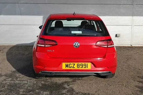 Used VW Golf VII SE 115 HP (84 kW) 2019 Red Hatchback