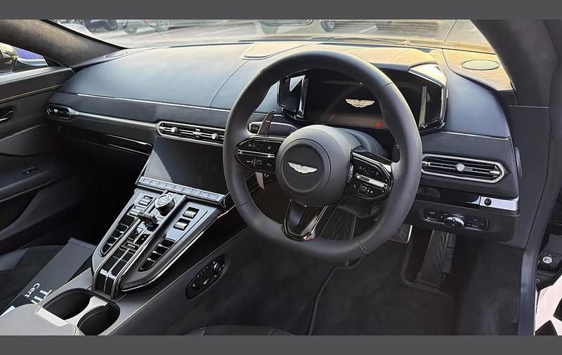 New Aston Martin V8 Vantage 655 HP (481 kW) 2025 Black Coupe