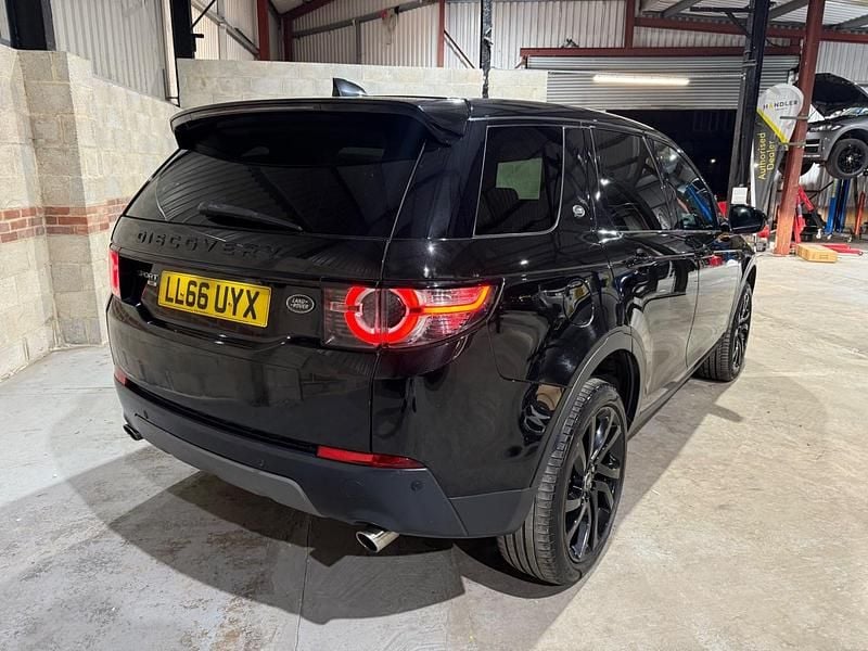 Used Land Rover Discovery Sport HSE 180 HP (132 kW) 2016 Black SUV