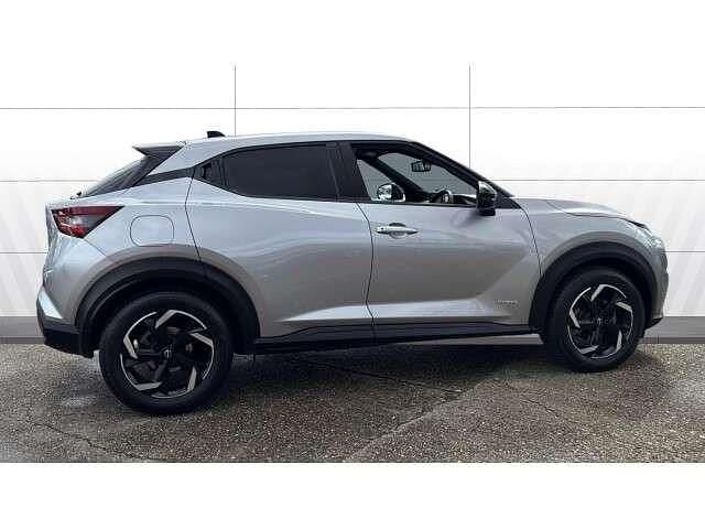 Gebraucht Nissan Juke N-Connecta 143 PS (105 kW) 2023 Silber SUV