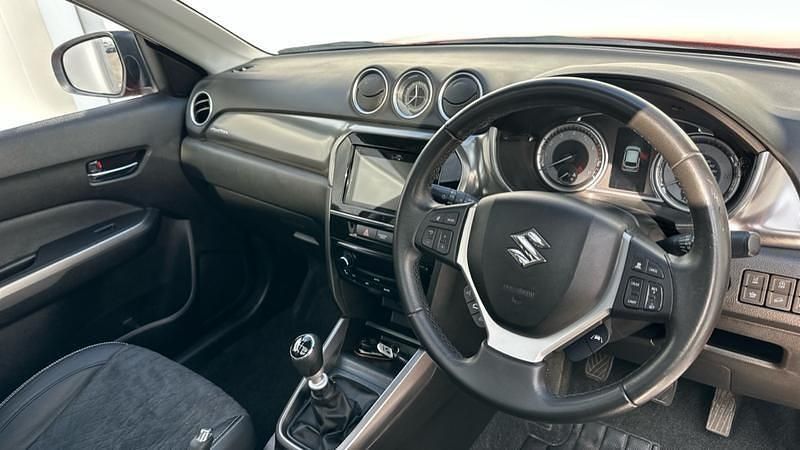 Used Suzuki Vitara SZ5 140 HP (102 kW) 2019 Red SUV