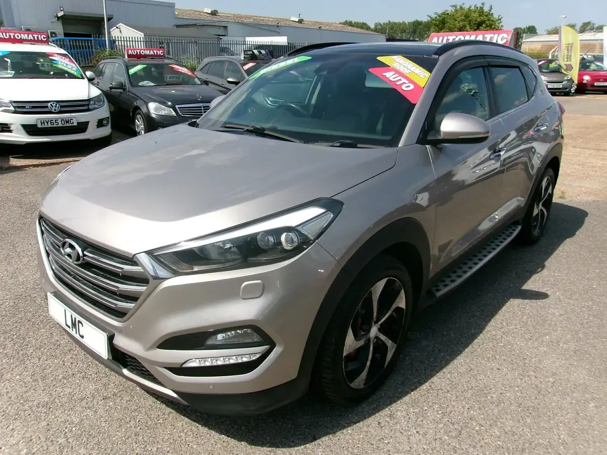 Used Hyundai Tucson Premium SE 136 HP (100 kW) 2015 Beige SUV