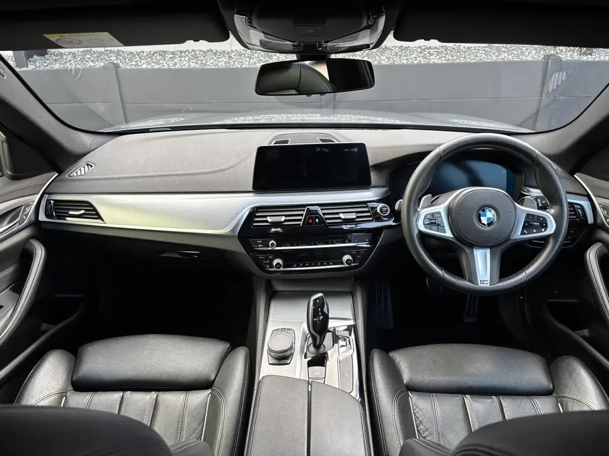 Gebraucht BMW 520 M Sport 190 PS (139 kW) 2019 Blau Kombi