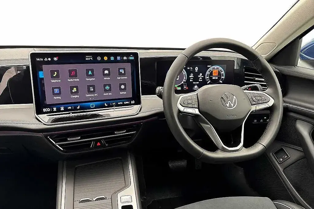 New VW Passat Match 204 HP (150 kW) 2026 Blue Estate