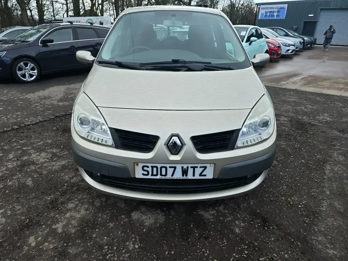 Used Renault Mégane Dynamique 2007 Gold MPV