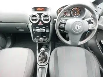 Used Vauxhall Corsa 85 HP (62 kW) 2014 Silver Hatchback