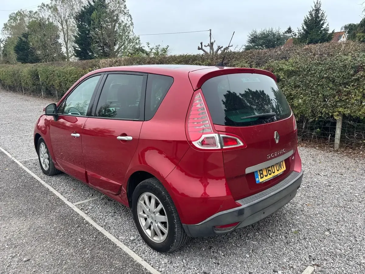 Used Renault Scénic Privilege 2010 Red MPV