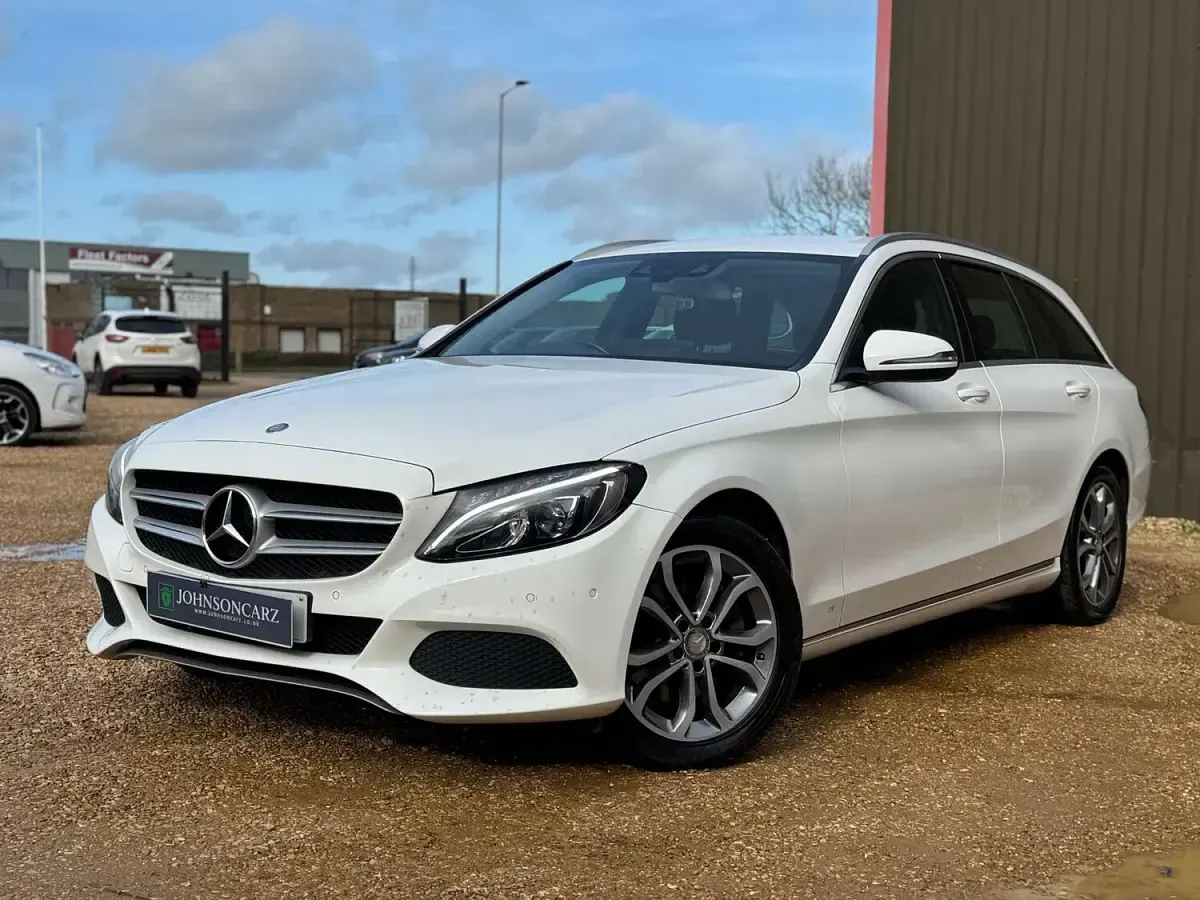 Used Mercedes C250 204 HP (150 kW) 2015 White Estate