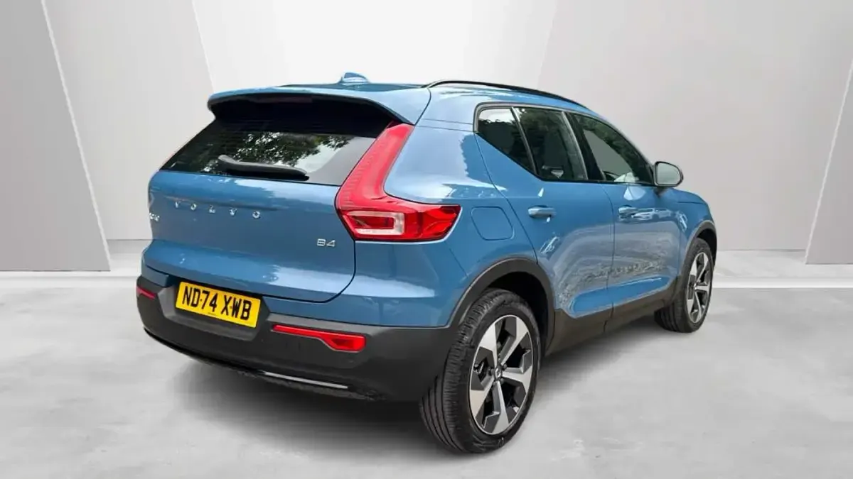 Used Volvo XC40 Plus 194 HP (142 kW) 2025 SUV