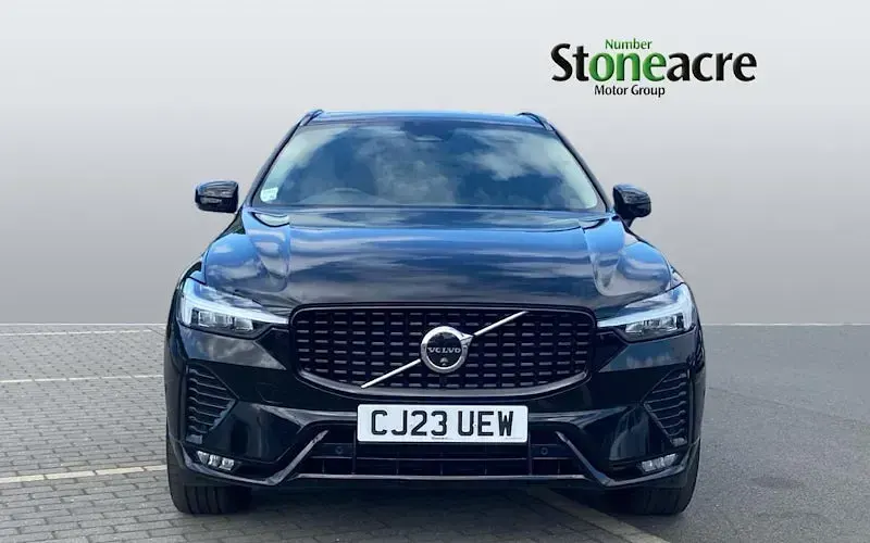 Used Volvo XC60 Plus 197 HP (144 kW) 2023 Black SUV