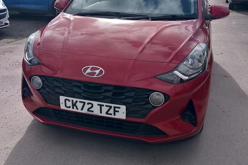Used Hyundai i10 SE 67 HP (49 kW) 2022 Red Hatchback