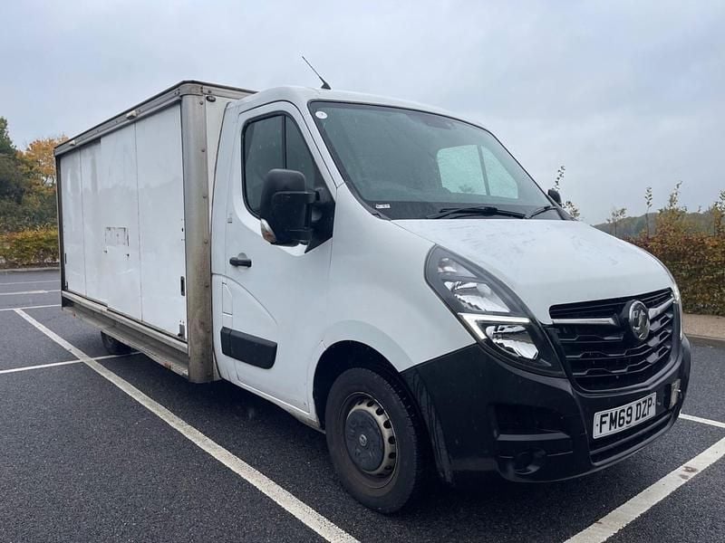 White Used 2020 Vauxhall Movano Van | £8,295 (Good price) - Image 1/4