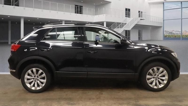 Usado VW T-Roc SE 150 HP (110 kW) 2019 Preto SUV