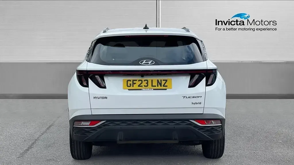 Używany Hyundai Tucson SE 230 KM (169 kW) 2023 Biały SUV
