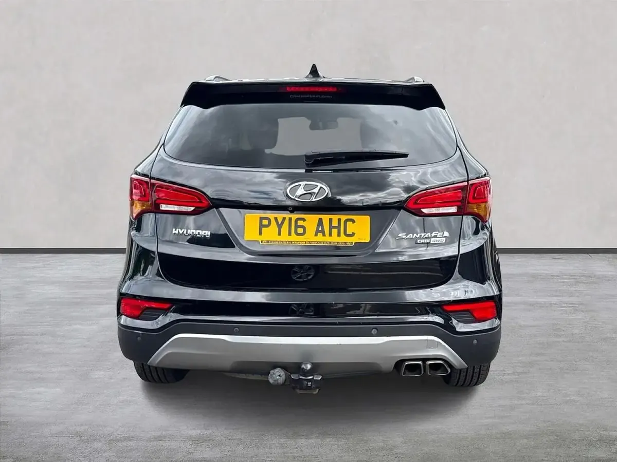 Used Hyundai Santa Fe Premium 200 HP (147 kW) 2016 Black SUV