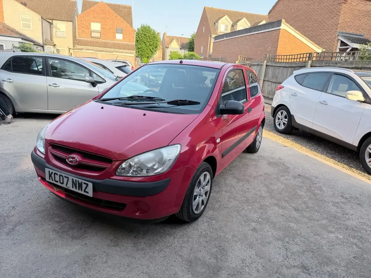 Used Hyundai Getz 62 HP (45 kW) 2007 Red Hatchback