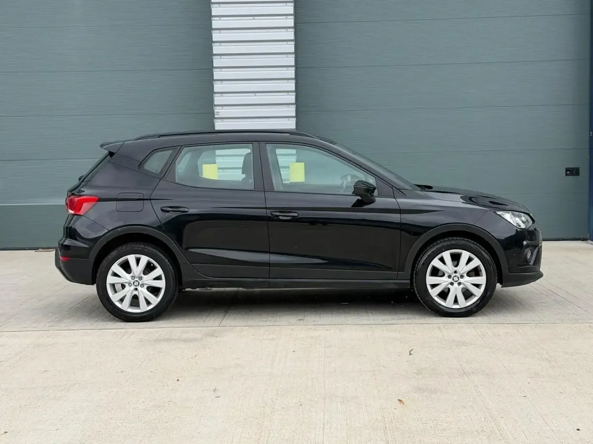 Usado Seat Arona SE 2018 Negro SUV