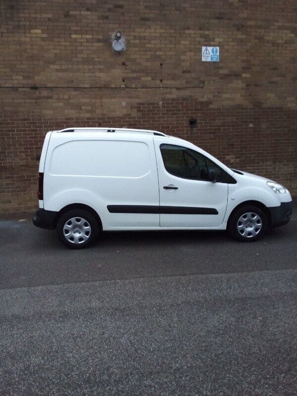 White Used 2014 Peugeot Partner S MPV | £3,995 (Fair price) - Image 1/4