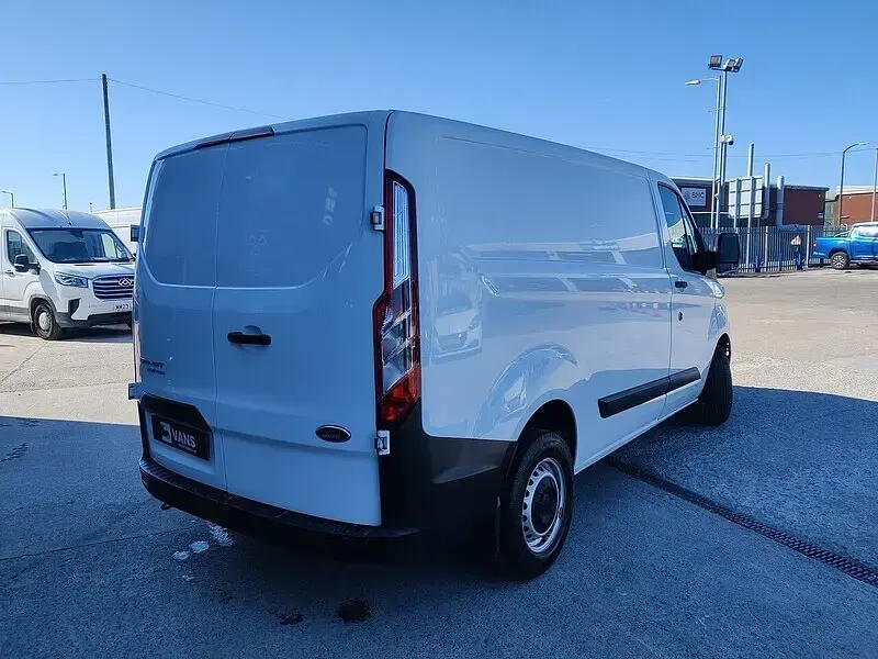 Used Ford Transit Custom 105 HP (77 kW) 2023 White Van