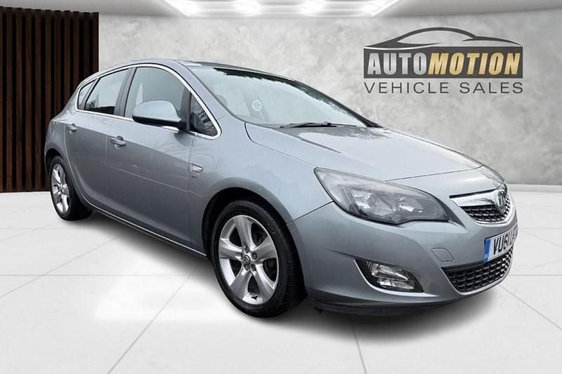 Second-hand Vauxhall Astra SRi 2012 Argintiu Hatchback