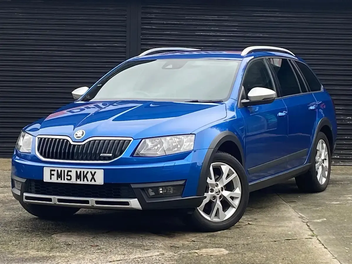 Gebraucht Skoda Octavia Scout 4x4 150 PS (110 kW) 2015 Blau Kombi