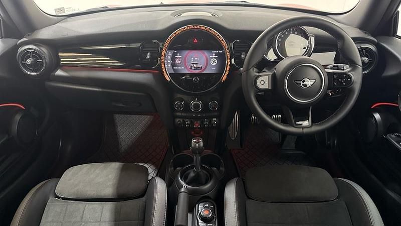 Używany Mini John Cooper Works Hatch 231 KM (169 kW) 2021 Czerwony Hatchback