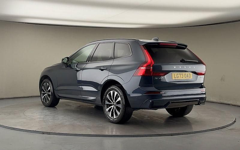 Second-hand Volvo XC60 Plus 250 CP (183 kW) 2023 Albastru SUV