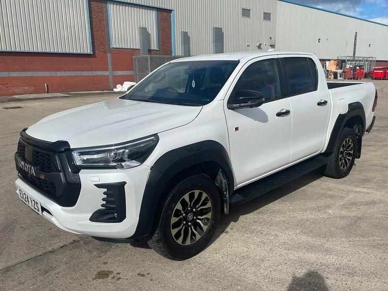 Used Toyota HiLux Sport 2024 White Pickup