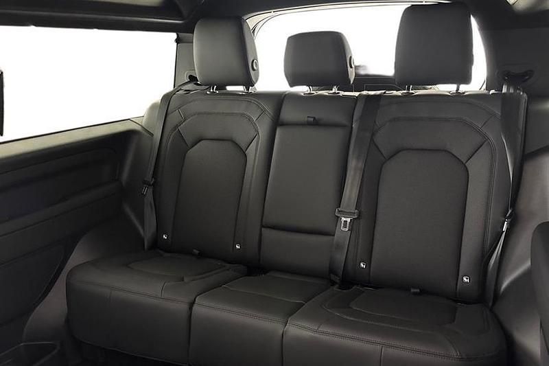 Used Land Rover Defender SE Dynamic 250 HP (183 kW) 2026 Carpathian grey SUV