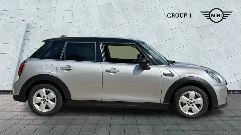 Used Mini Cooper Classic 134 HP (98 kW) 2023 Silver Hatchback