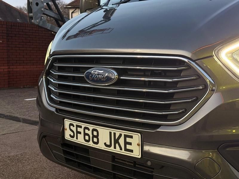 Used Ford Tourneo Titanium 130 HP (95 kW) 2018 Grey MPV