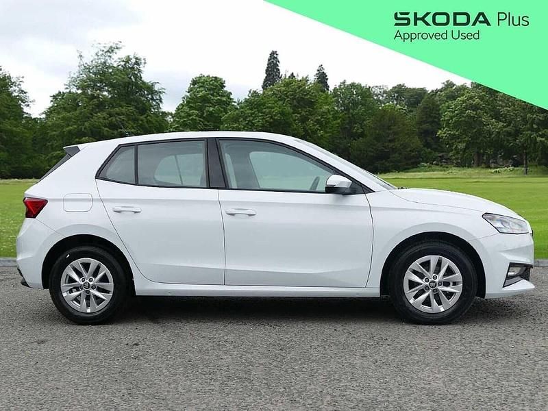 New Skoda Fabia SE 59 HP (43 kW) 2025 Moon white metallic Hatchback