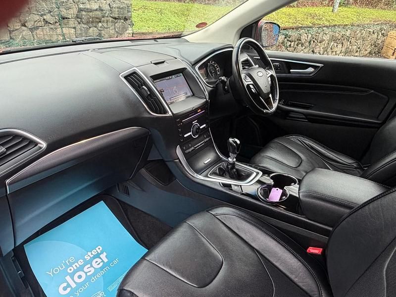 Used Ford Edge Titanium 180 HP (132 kW) 2016 Ruby red metallic SUV