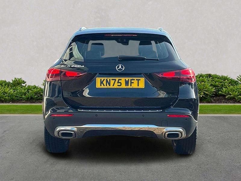 Used Mercedes GLA200 Executive 150 HP (110 kW) 2025 Black SUV
