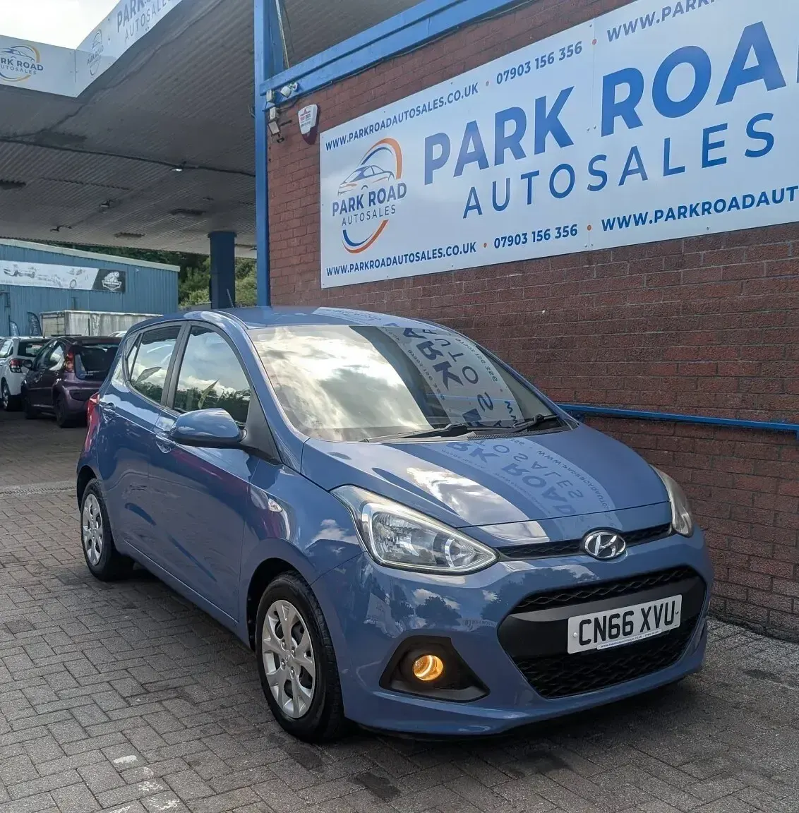 Used Hyundai i10 SE 67 HP (49 kW) 2016 Blue Hatchback
