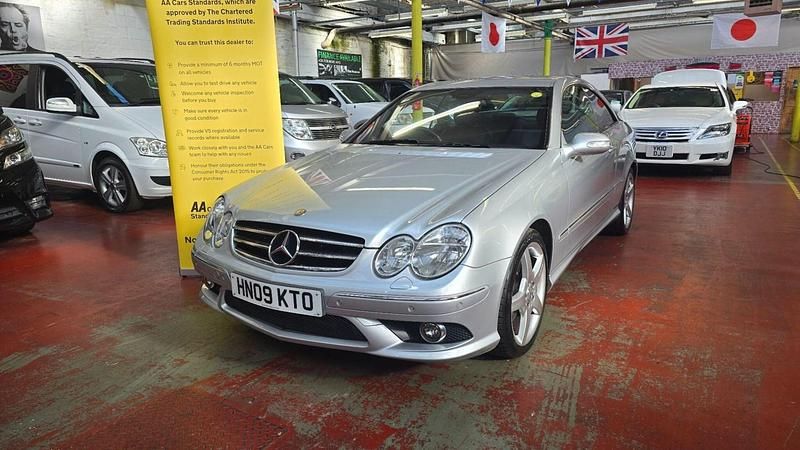 Używany Mercedes CLK280 2009 Srebrny Coupe