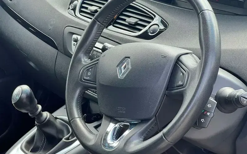 Used Renault Scénic III Dynamique 110 HP (80 kW) 2013 Beige MPV