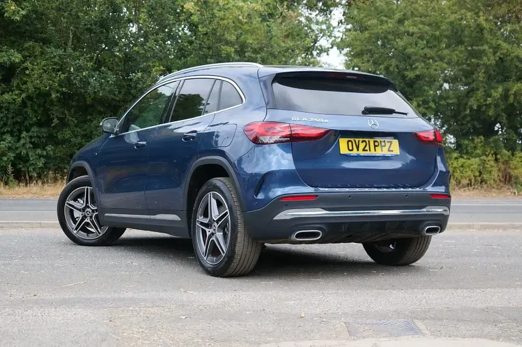 Used Mercedes GLA250 Exclusive 2021 Blue SUV