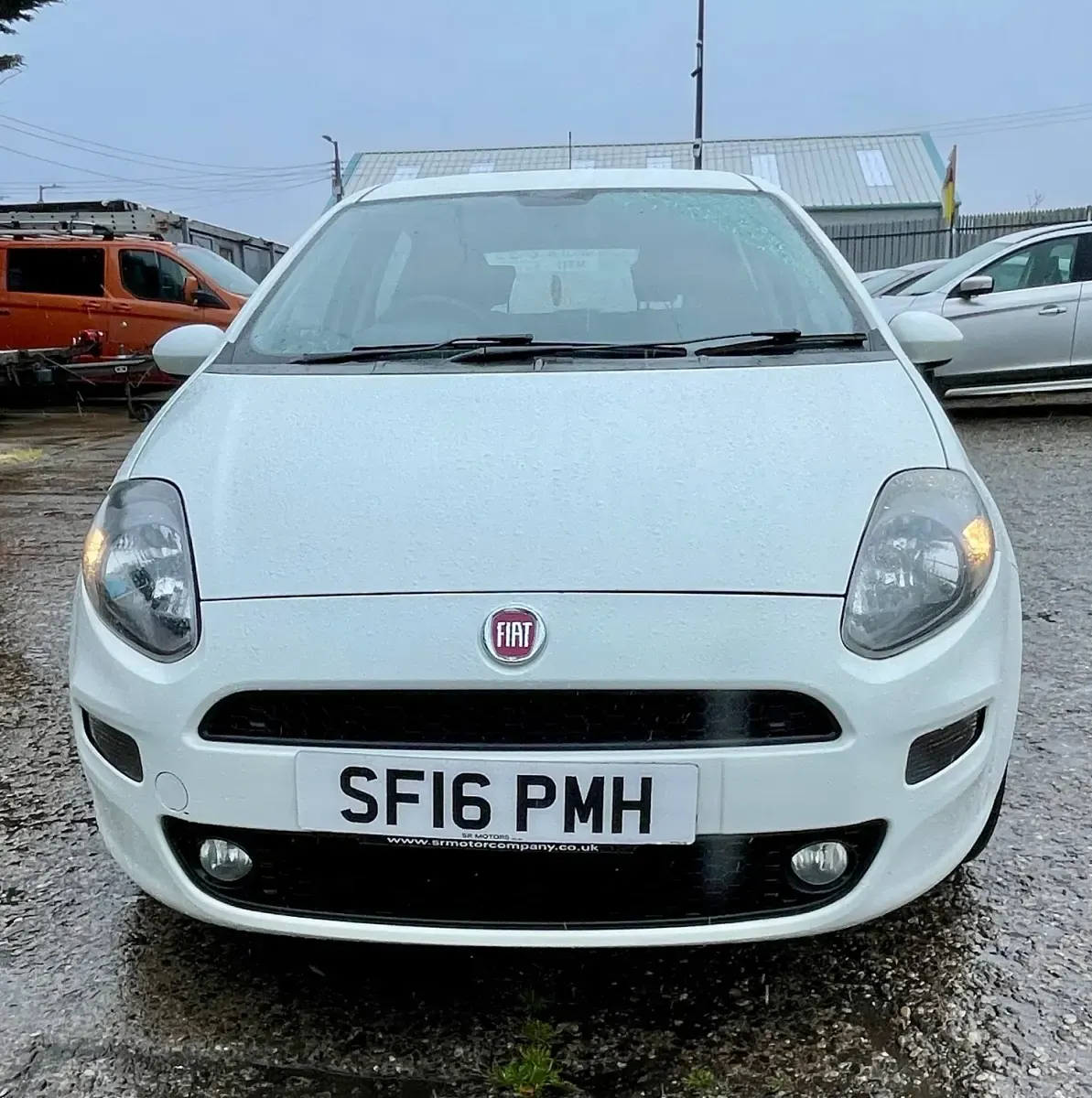 Used Fiat Punto Easy Plus 69 HP (50 kW) 2016 White Hatchback