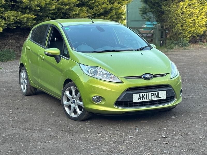 Used Ford Fiesta Titanium 95 HP (69 kW) 2011 Green Hatchback