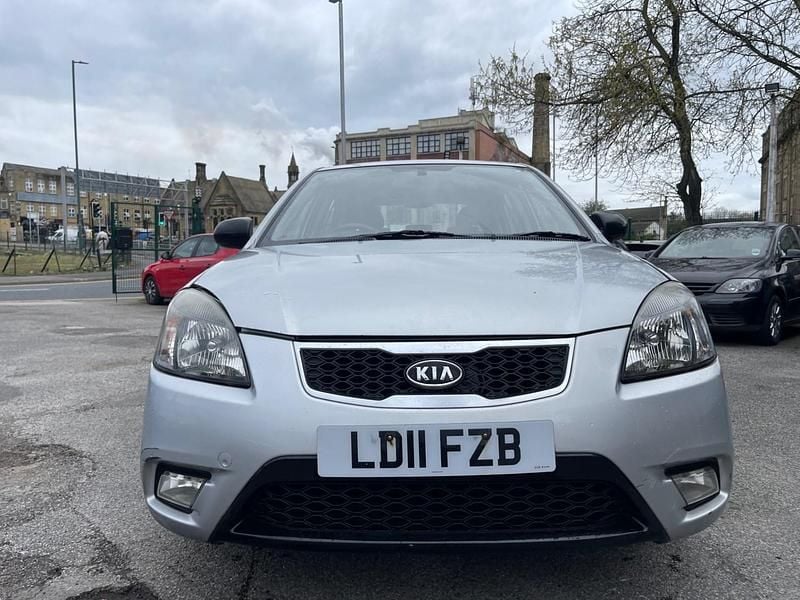 Used Kia Rio 2011 Silver Hatchback