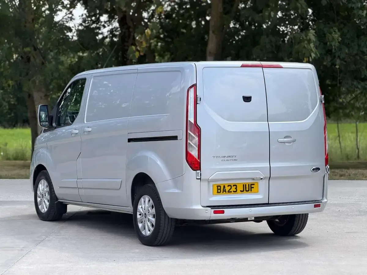 Used Ford Transit Custom Limited 130 HP (95 kW) 2023 Silver Van