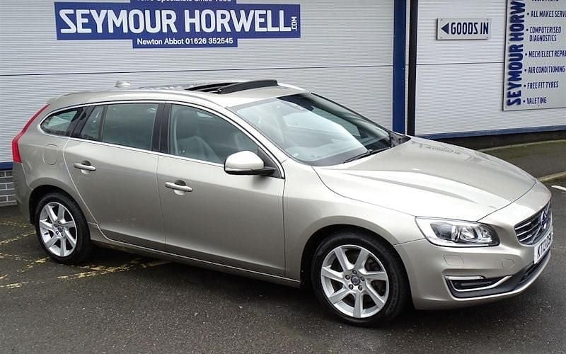 Used Volvo V60 SE Lux 215 HP (158 kW) 2015 Estate