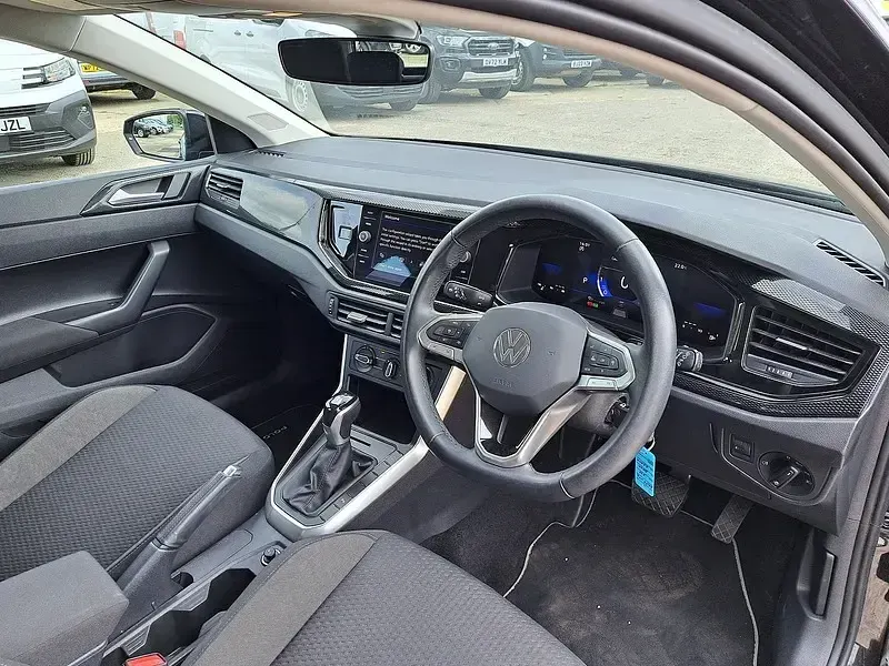 Used VW Polo Life 95 HP (69 kW) 2023 Black Hatchback