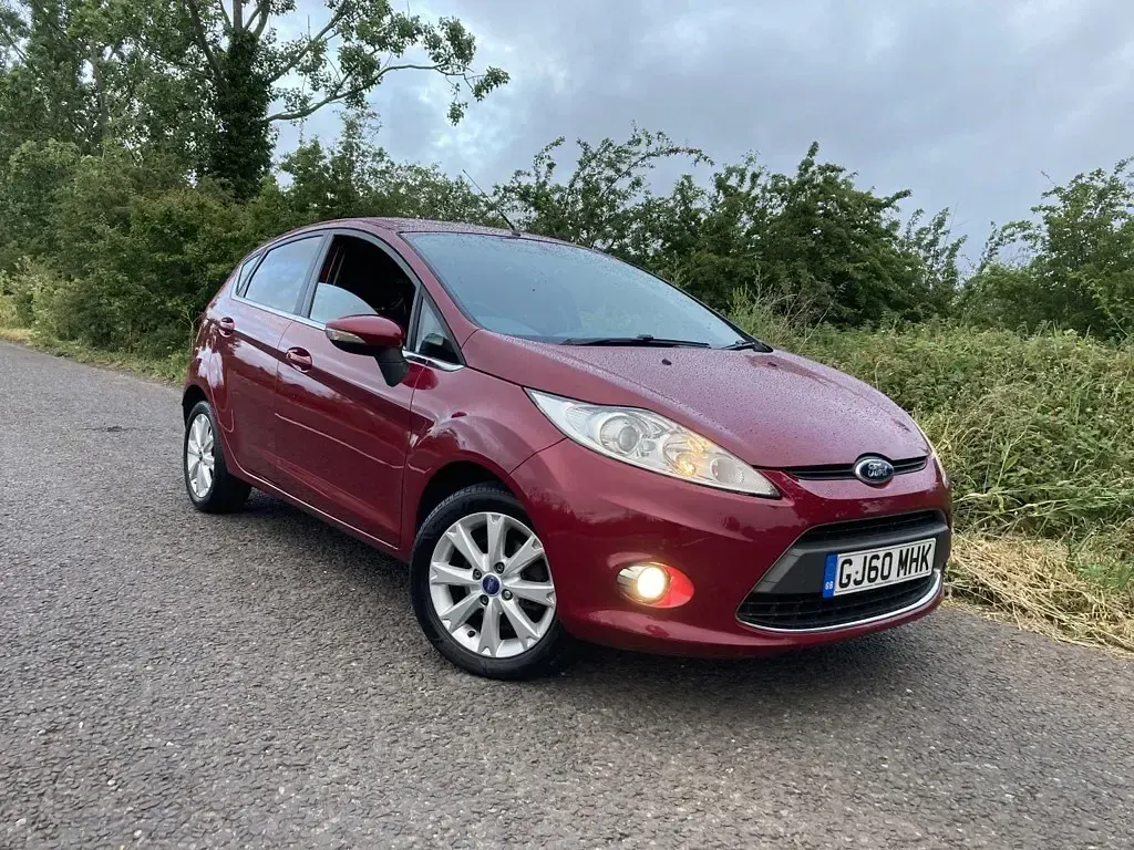 Used Ford Fiesta Zetec 96 HP (70 kW) 2010 Red Hatchback