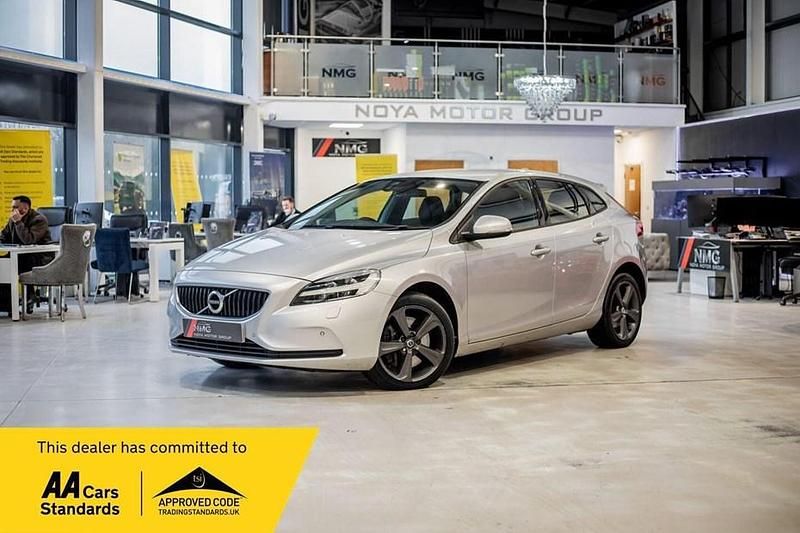 Silver Used 2017 Volvo V40 Momentum Hatchback | £9,999 (Fair price) - Image 1/1