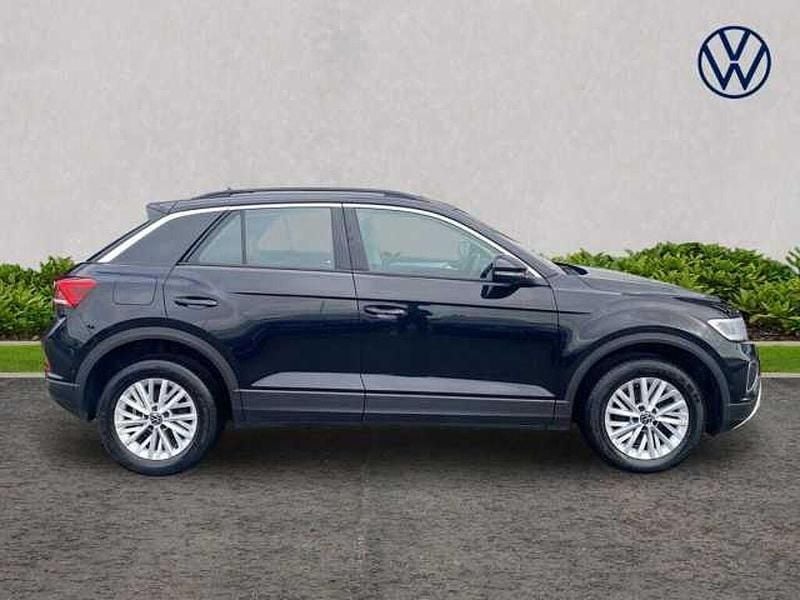 Used VW T-Roc Life 150 HP (110 kW) 2023 Black SUV