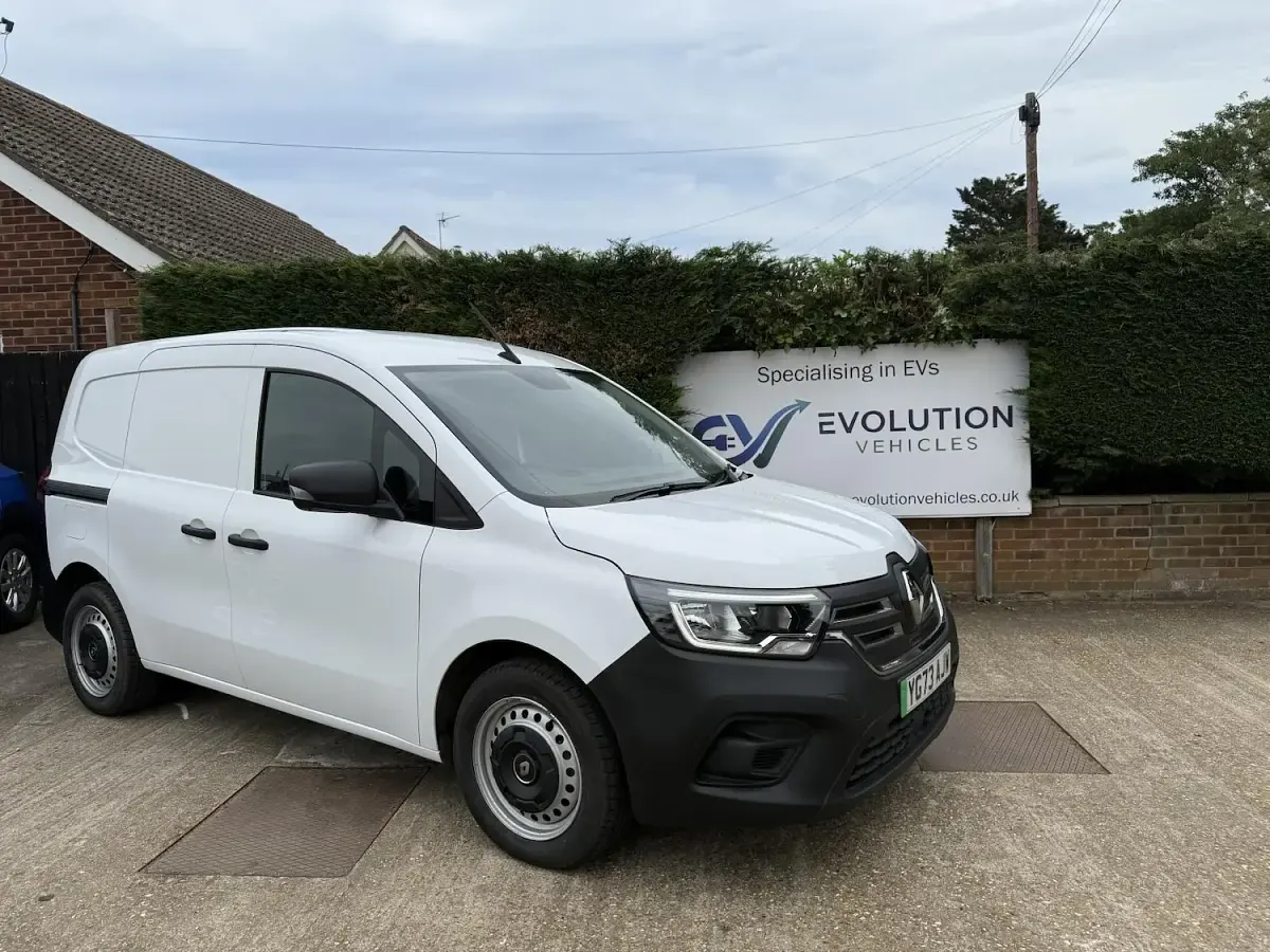 Used Renault Kangoo 89 kW (122 HP) 2024 White MPV